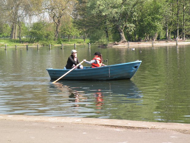  barque sur le plan d'eau de Regent's Park